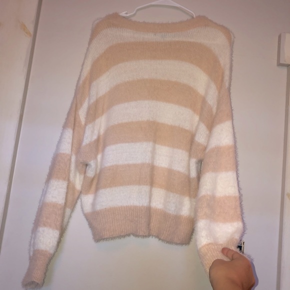 Fuzzy striped sweater - Picture 2 of 3
